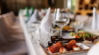 Highfield Level 2 Certificate in Hospitality and Catering Principles (Food and Beverage Services) (RQF)